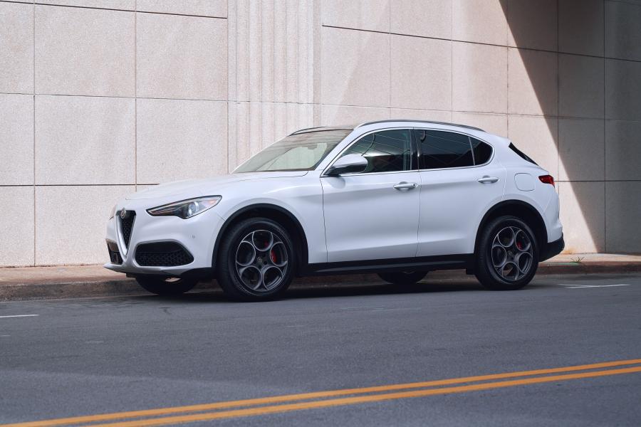  Alfa Romeo Stelvio Ti (949) 2017 года  (NA) (фото 17 из 34)
